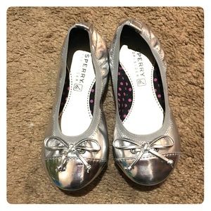 Sperry silver girls’ shoes, size 11.